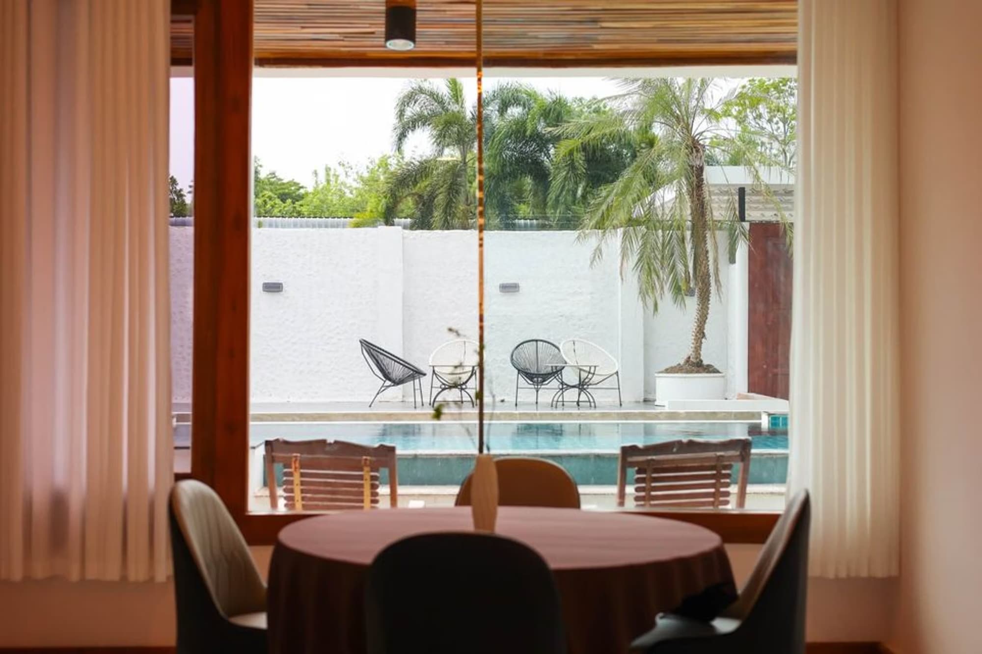 7 Bed House for Rent in San Sai - Image 5