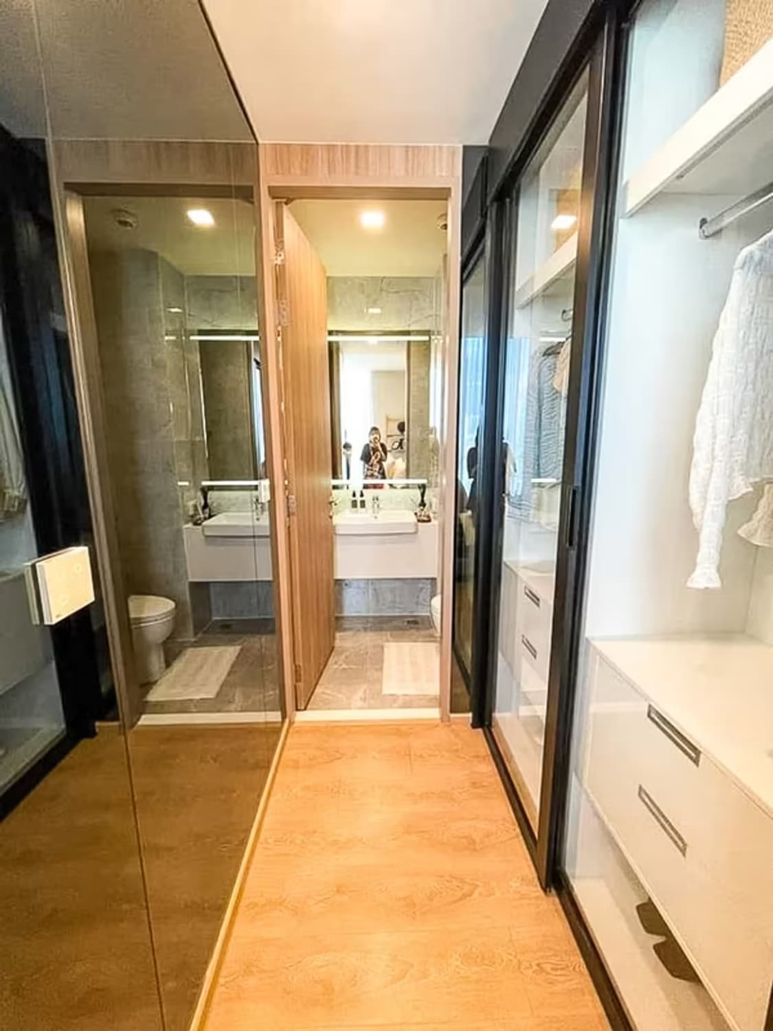 Condo for Rent and Sale at Noble Around Sukhumvit 33 - Image 4