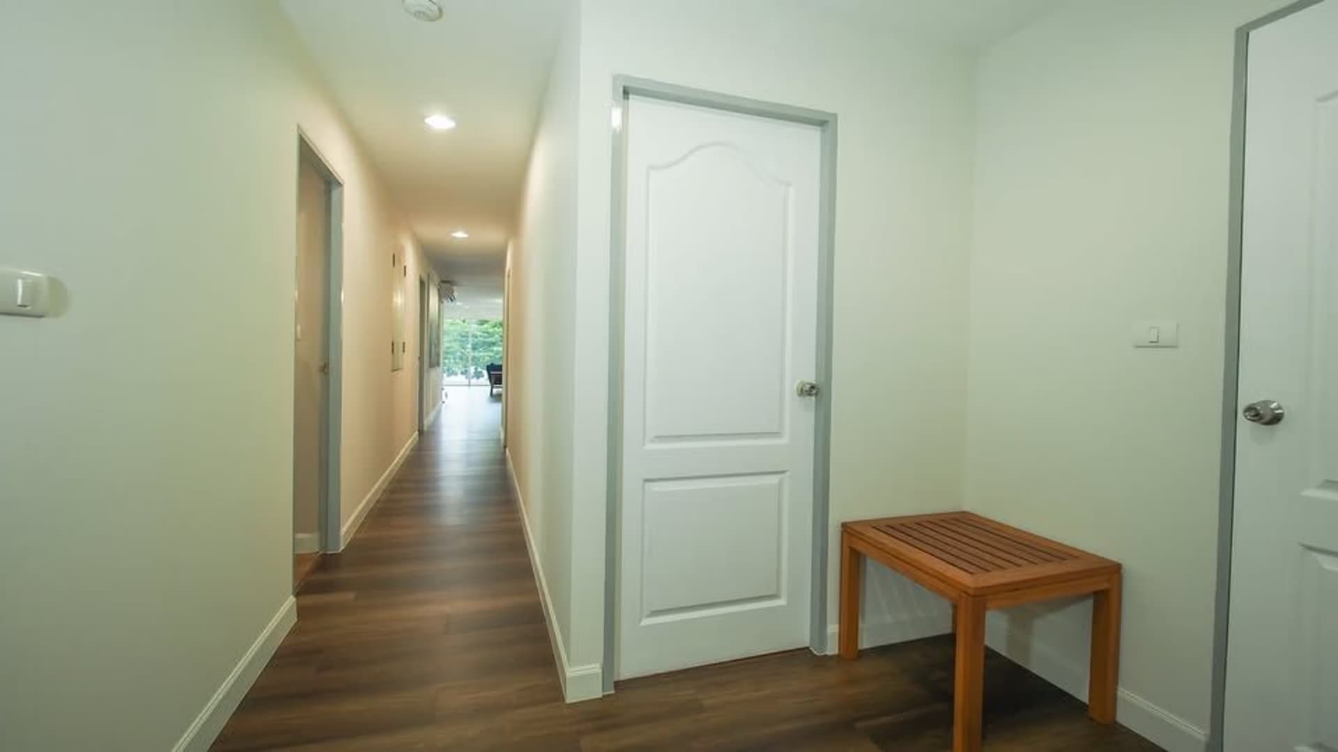 4 Bed Condo for Rent in Khlong San - Image 14
