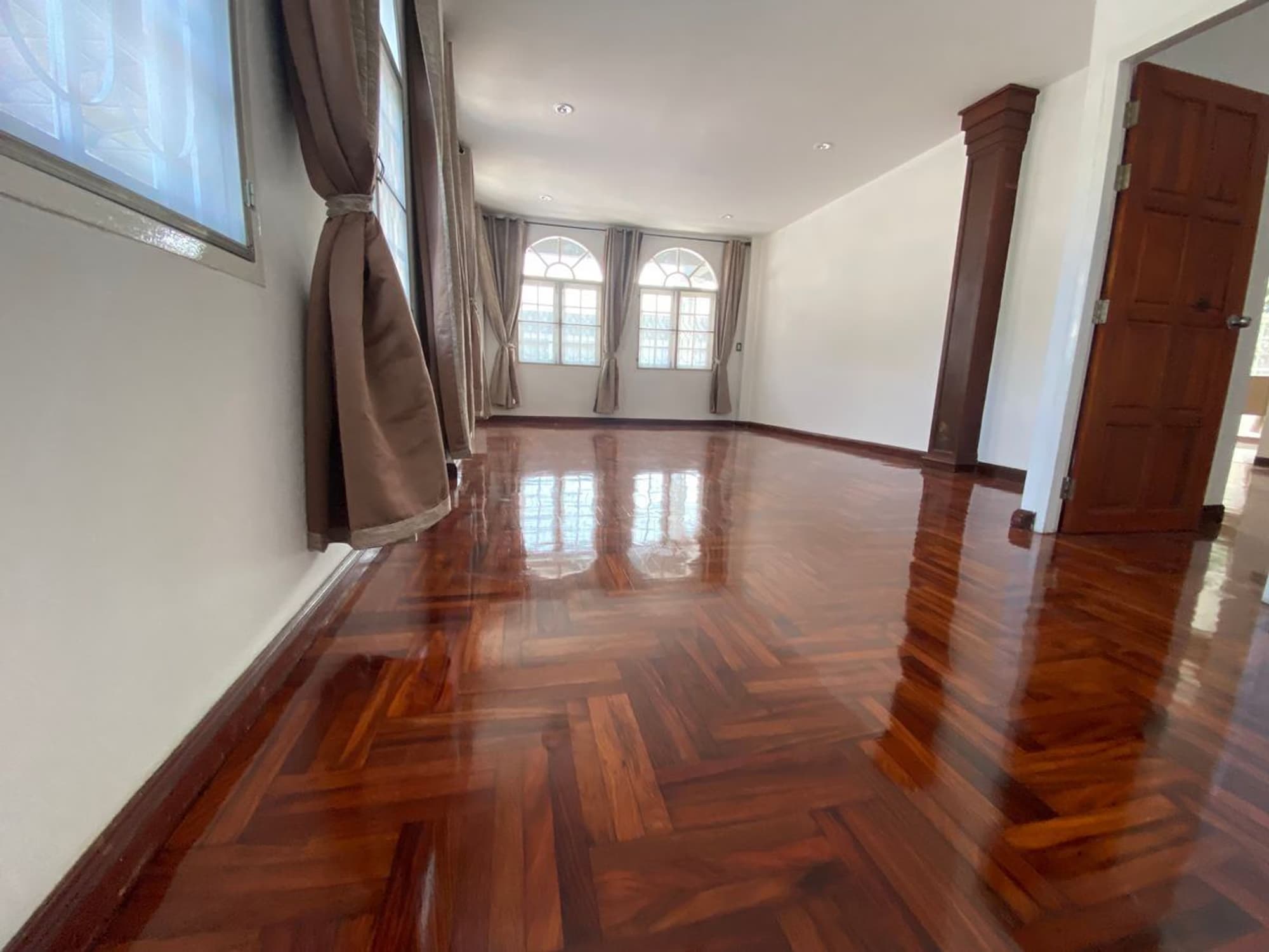 4 Bed House for Rent in Prawet - Image 2