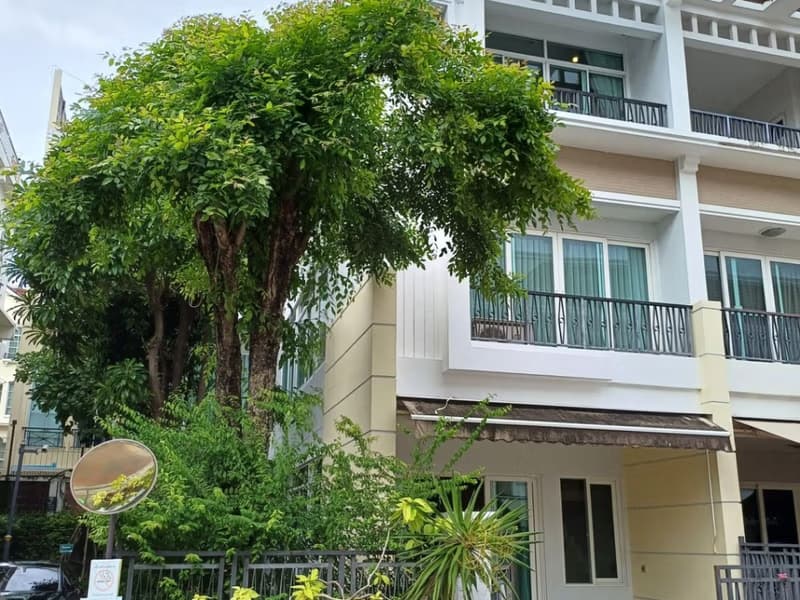 3 Bed Townhouse for Sale in Bang Kho Laem