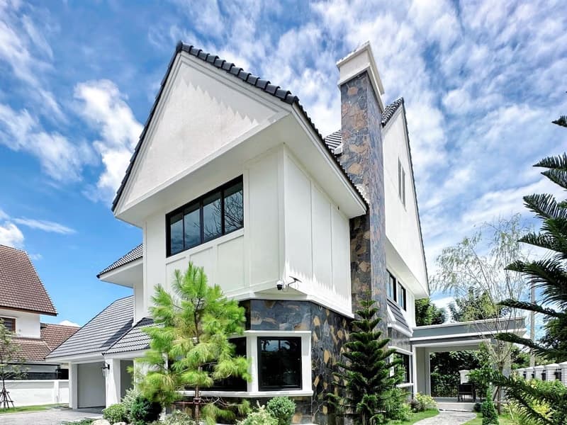 5 Bed House for Sale in San Kamphaeng
