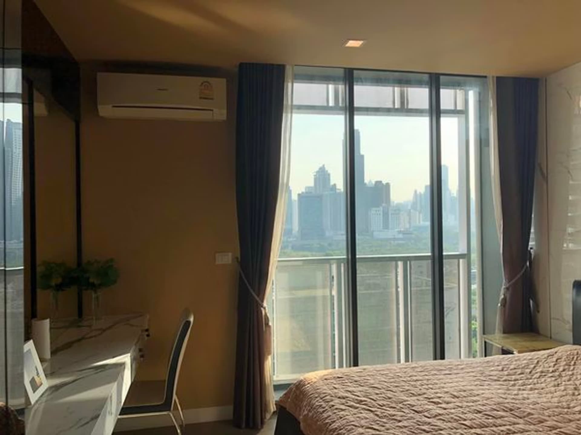 1 ห้องนอน Condo สำหรับ ขาย ใน Din Daeng - Image 2