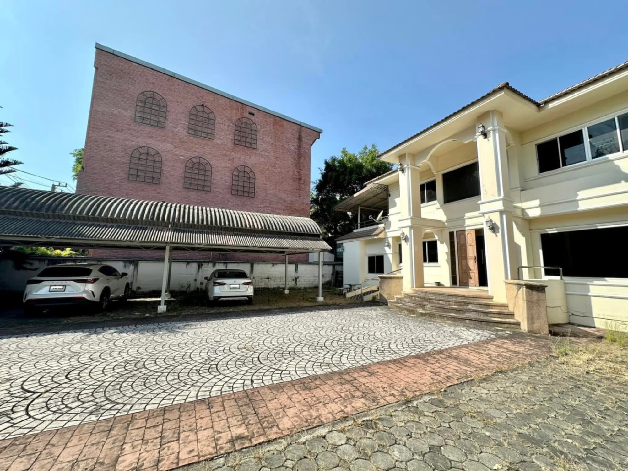 1 Bed Commercial for Rent in Mueang Chiang Mai - Image 2