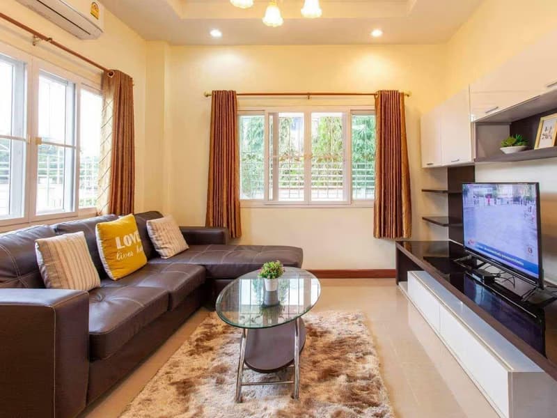 4 Bed House for Rent in Mueang Chiang Mai