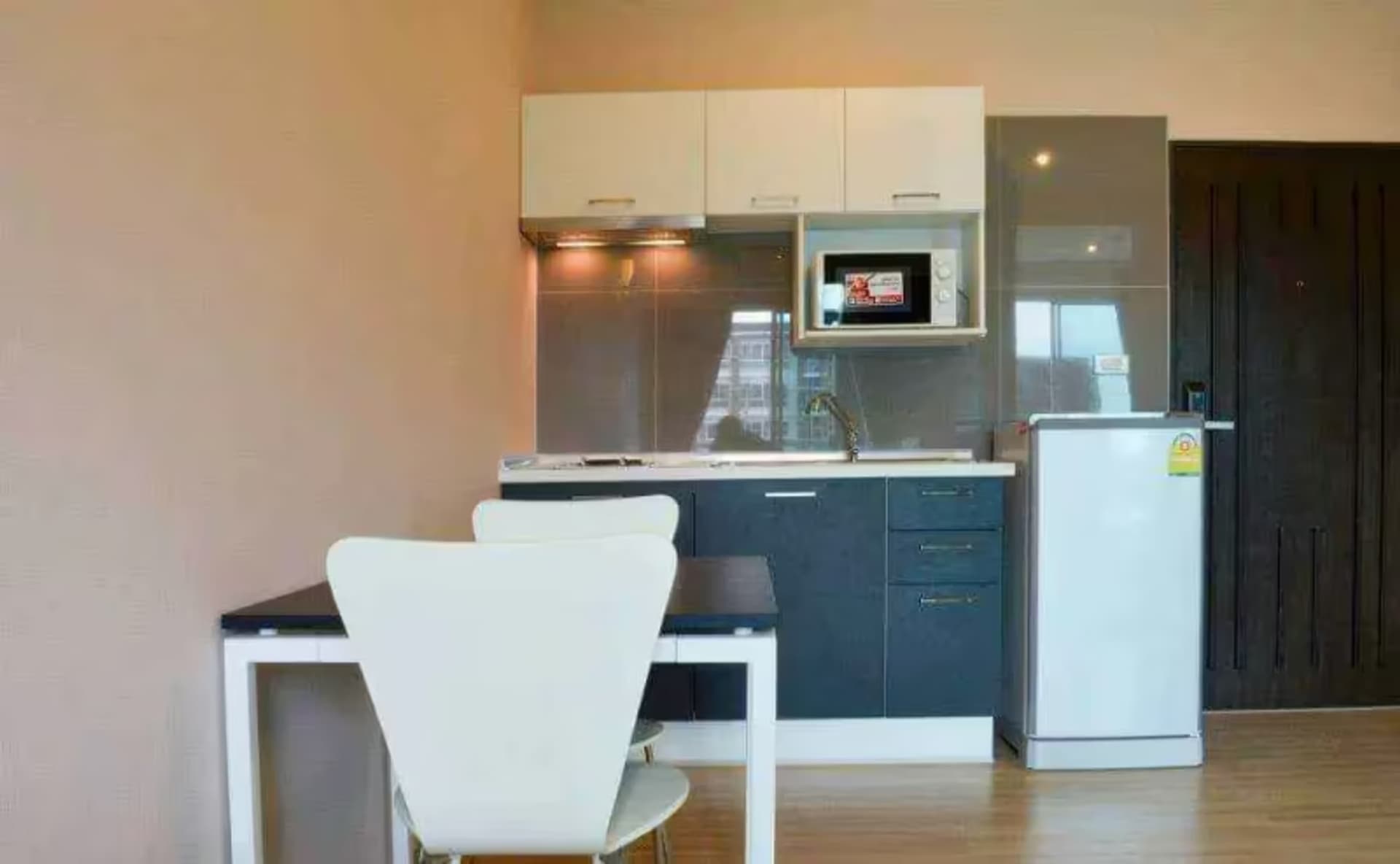 1 Bedroom Condo - Image 4