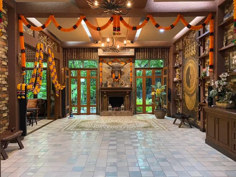 5 Bedroom House