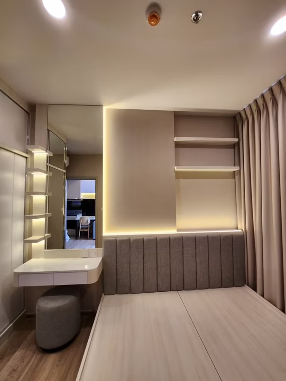  - Image 7