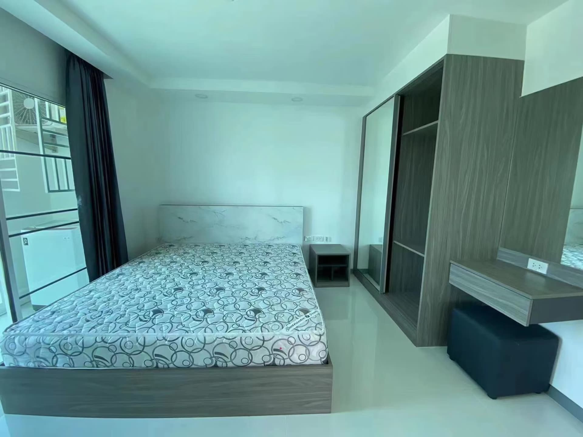  - Image 7