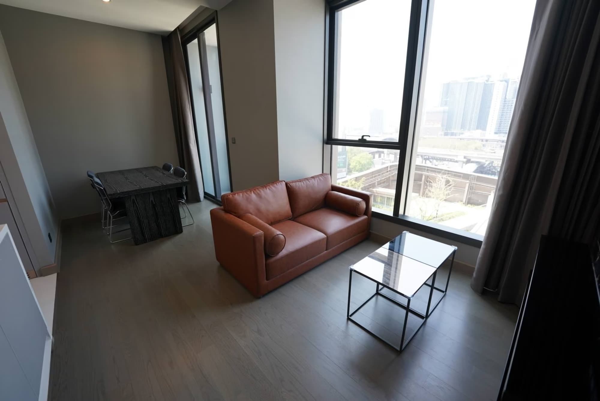 1 Bed Condo for Rent in Huai Khwang - Image 1