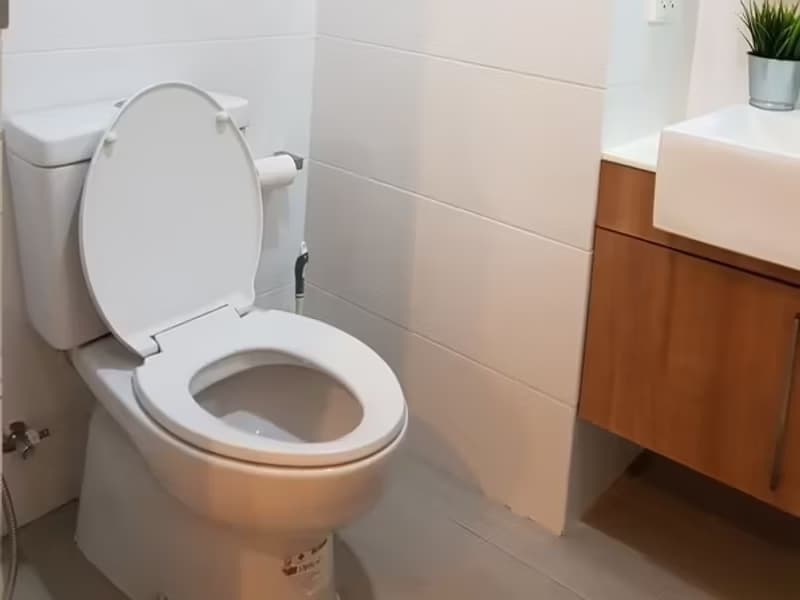 1 Bedroom Condo Room for Rent Blocs 77