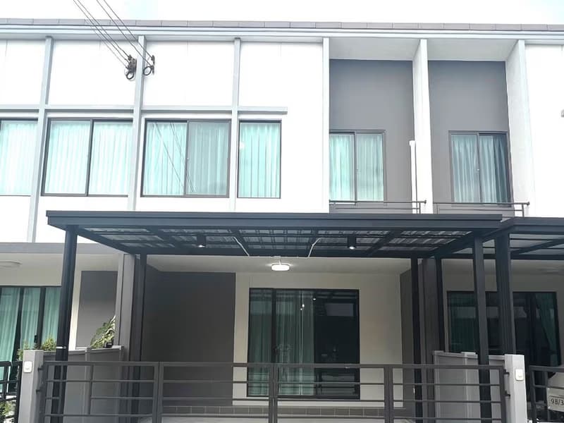 3 Bed Townhouse for Rent and Sale in Bang Phli