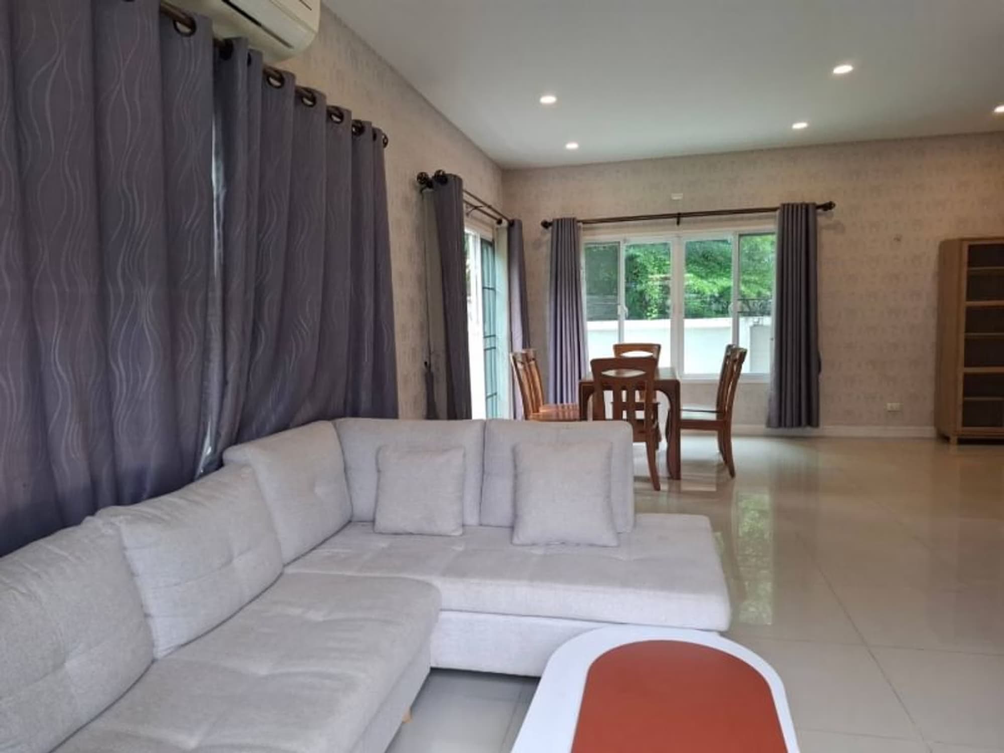 4 Bed House for Rent in Saraphi - Image 5