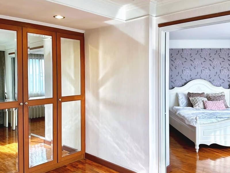 4 Bedroom Condo for Rent/Sale at Hillside 4