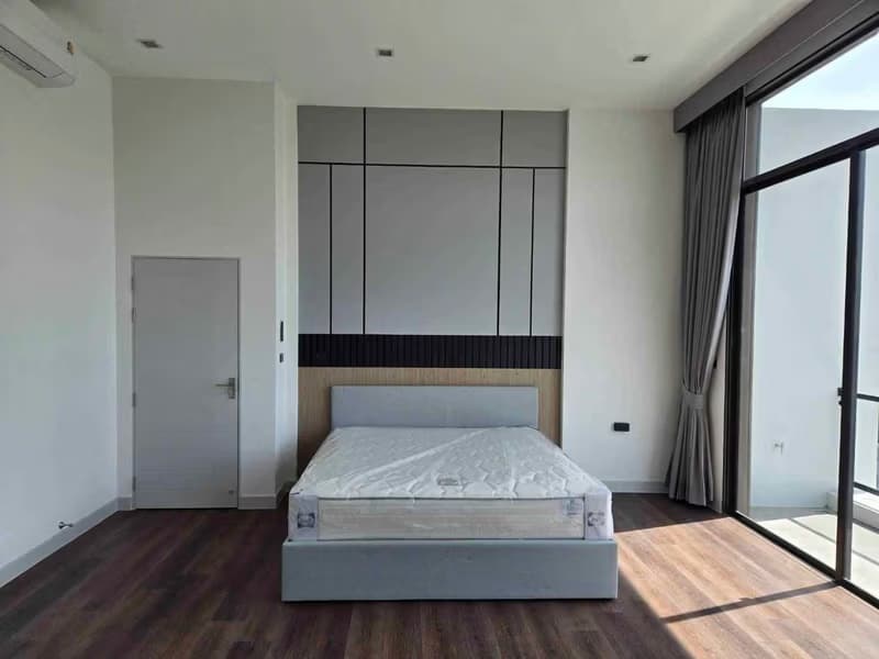 4 Bed House for Rent in Bang Phli