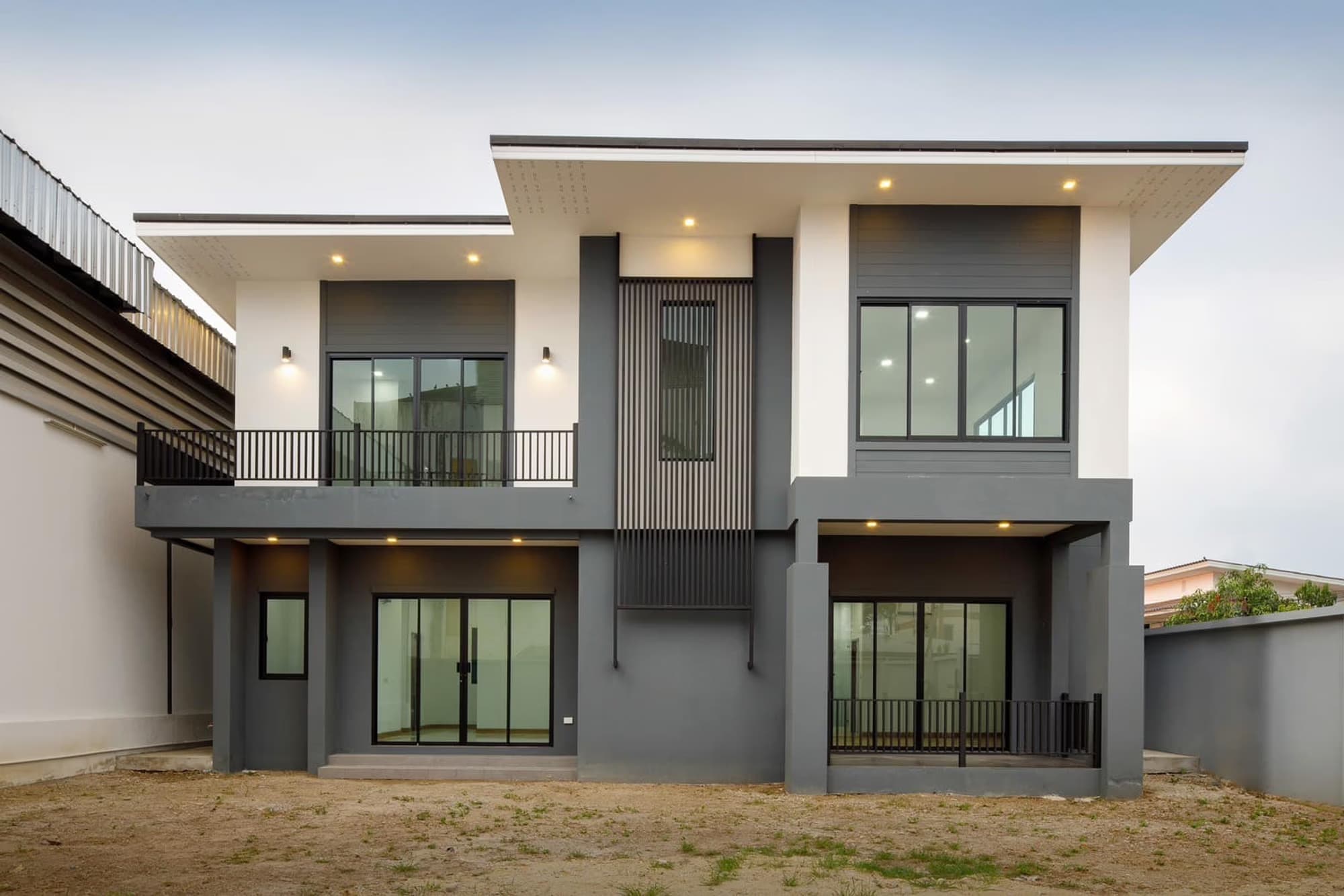 3 Bed House for Rent and Sale in San Kamphaeng - Image 1