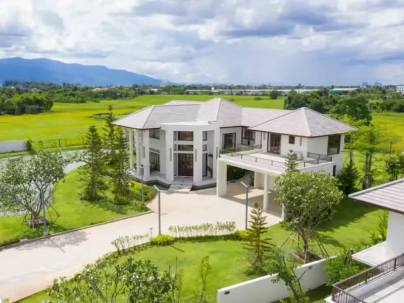 7 Bedroom House