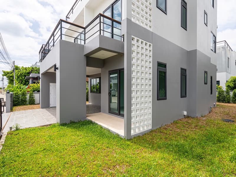 6 Bed House for Rent in Mueang Chiang Mai