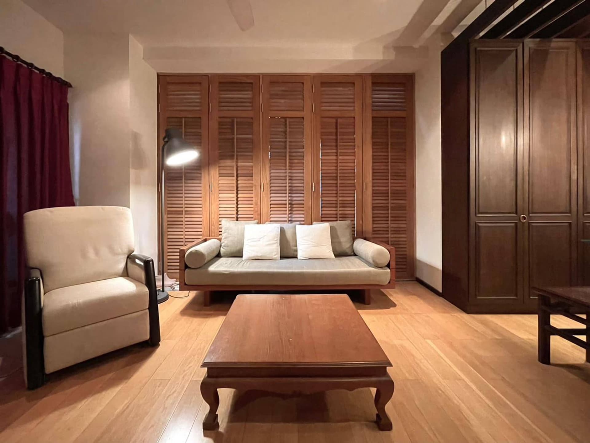 Condo for Sale at Circle Living Prototype - Image 2