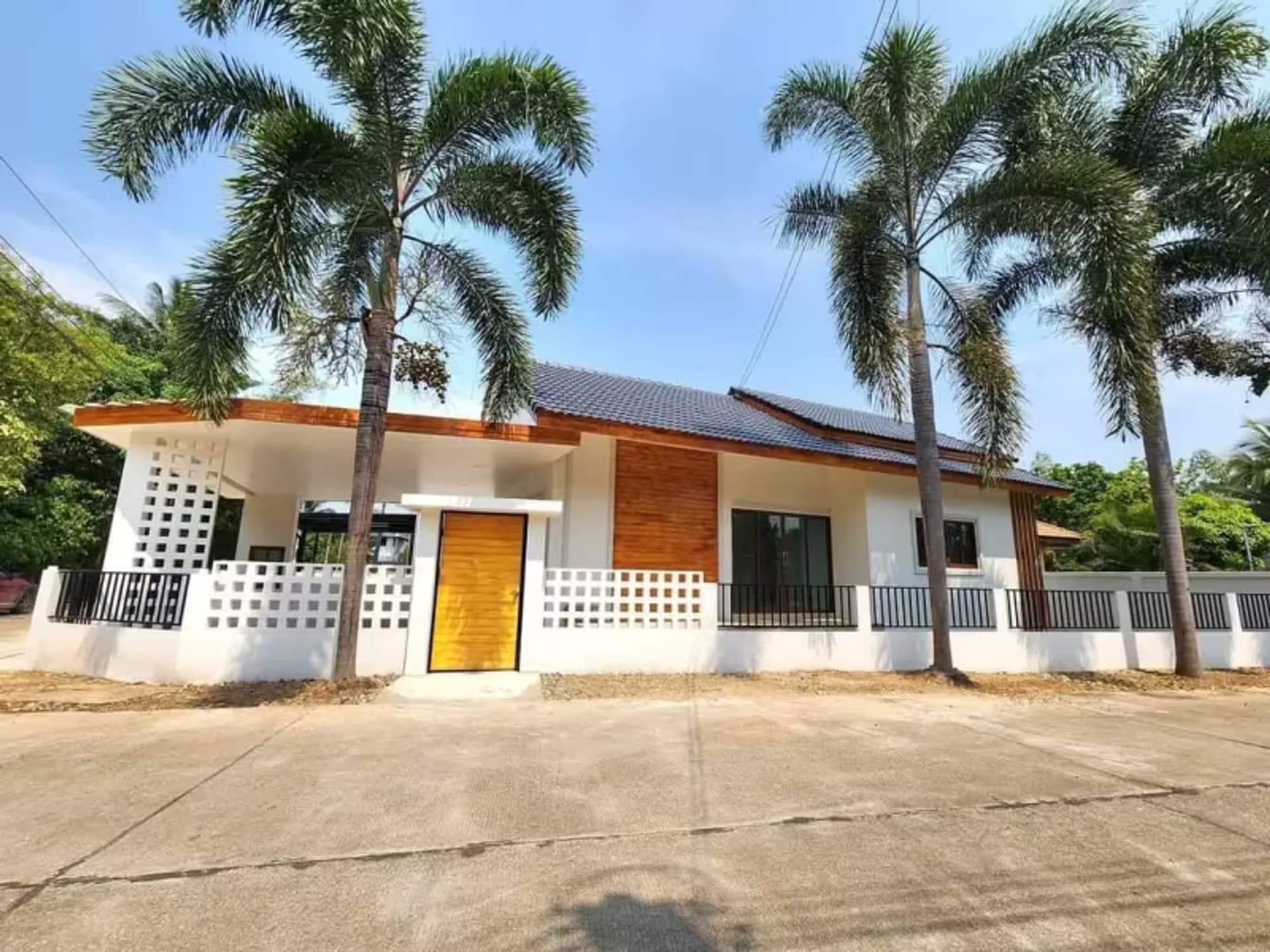 3 Bedroom House - Image 7