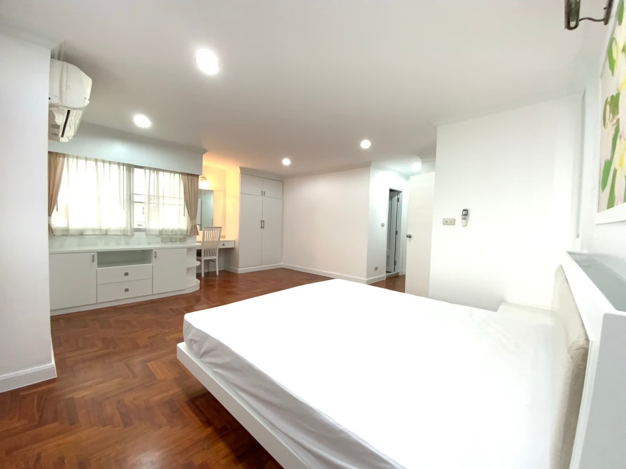4 Bedroom Condo - Image 19