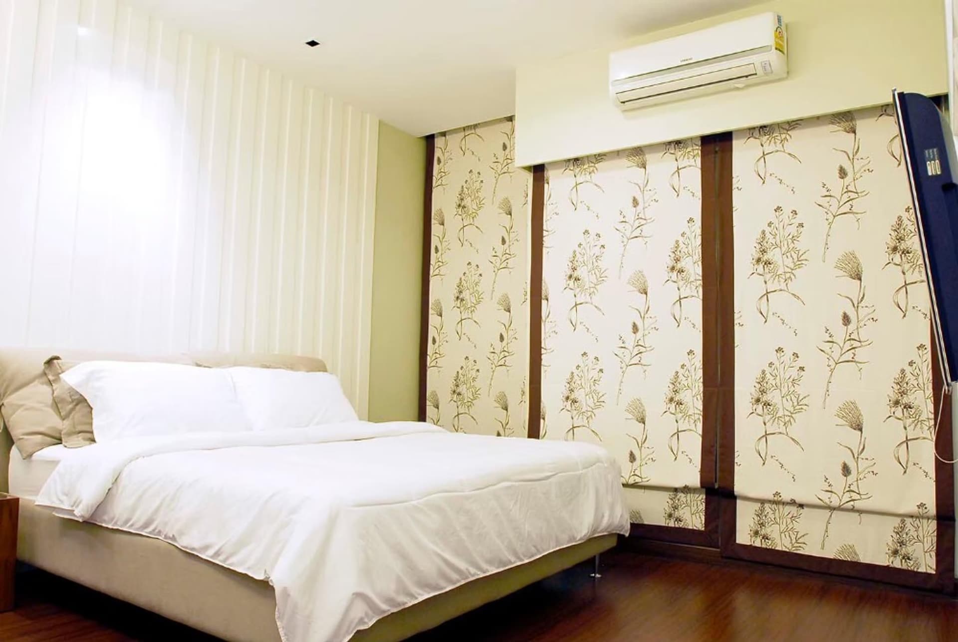 2 Bed Condo for Rent and Sale  Near Si Kritha MRT - Image 10