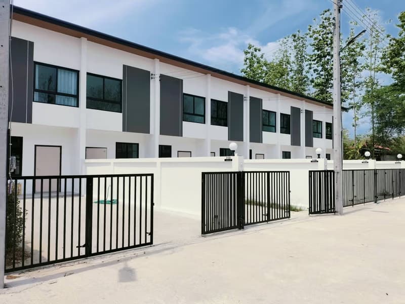 2 Bed Townhouse for Sale in San Pa Tong
