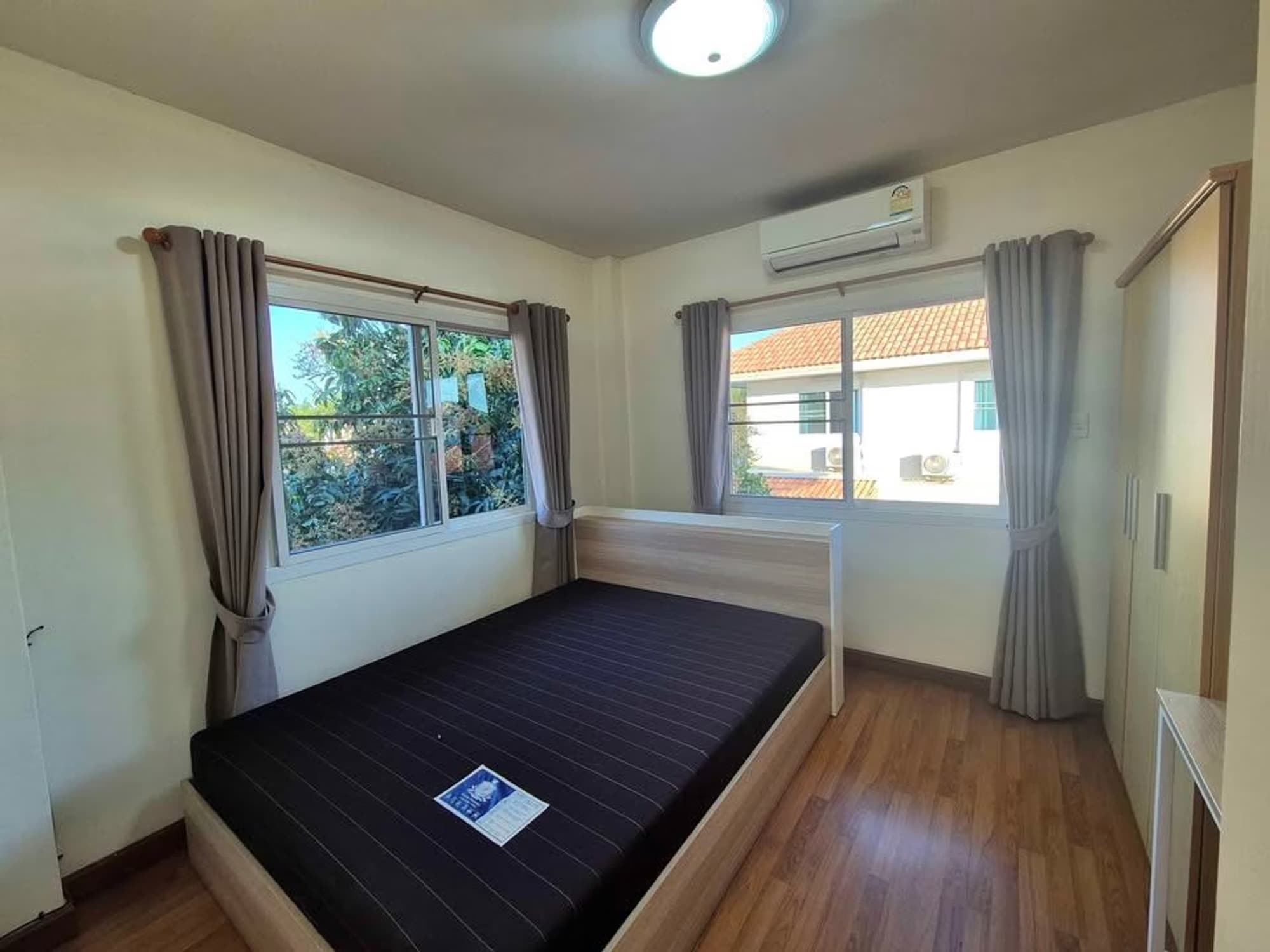 4 Bed House for Rent in Hang Dong District - Image 10