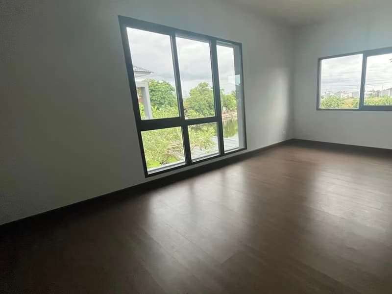 5 Bed House for Sale in Bang Phli