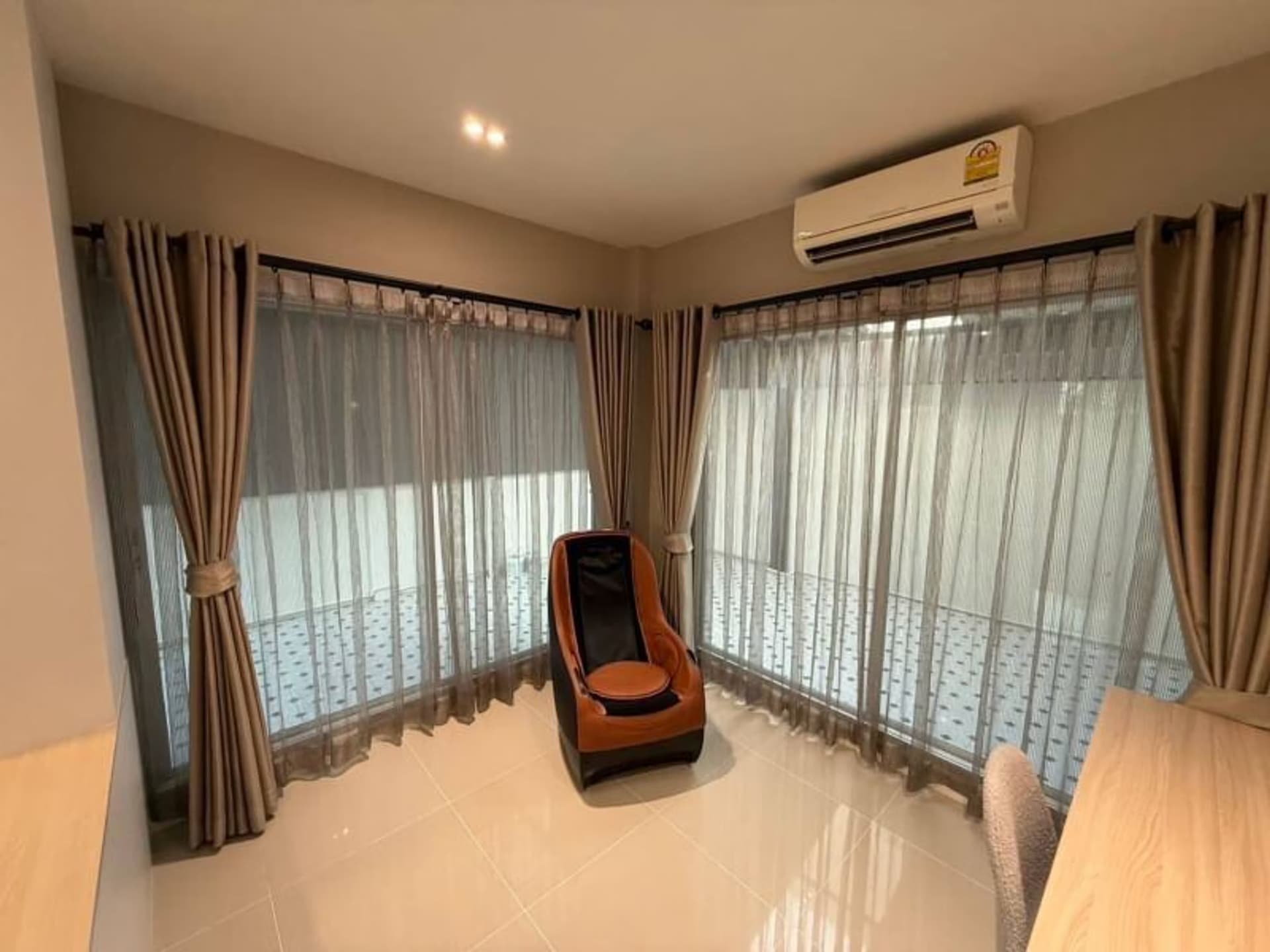 3 Bed Townhouse for Rent and Sale in Prawet - Image 7