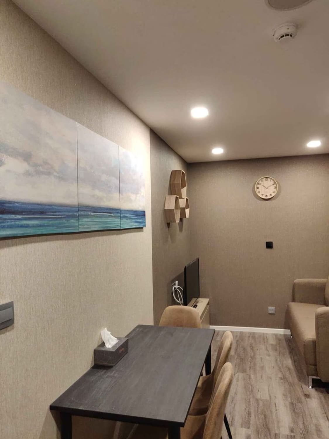 2 Bed Condo for Rent and Sale in Huai Khwang - Image 7