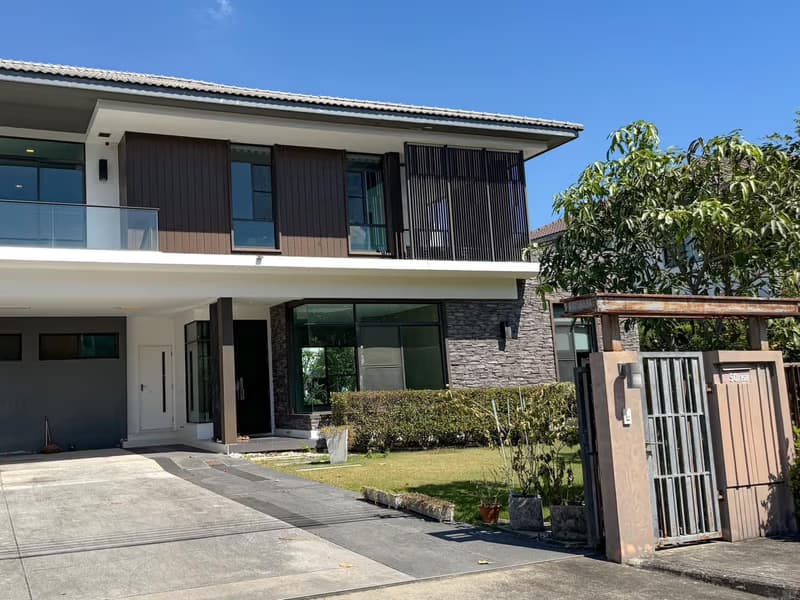 House for Sale at Manthana Rama 9 - Srinakarin