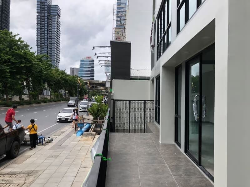 undefined Bed Commercial for Rent in Bang Rak