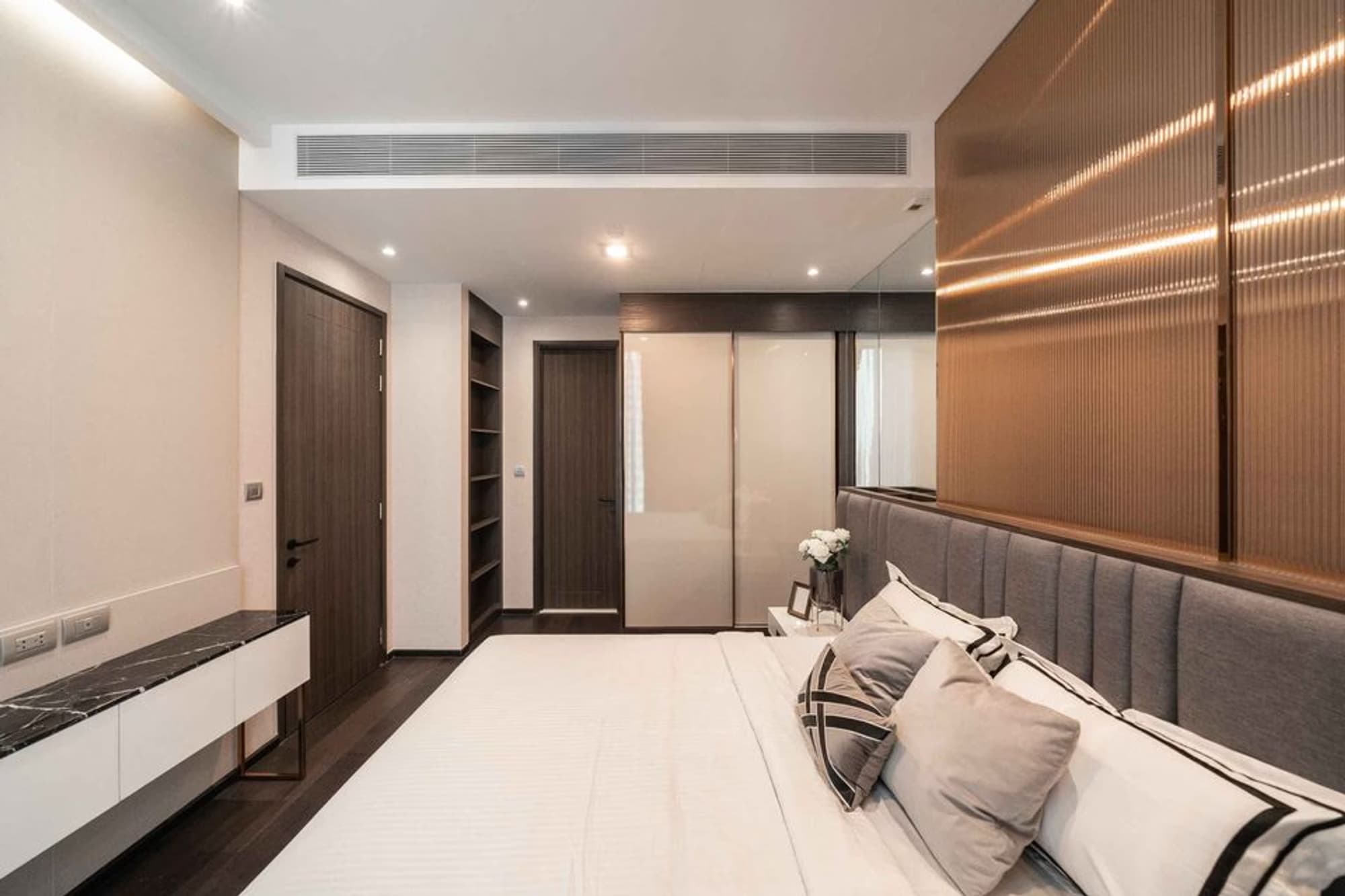 Condo for Rent at Laviq Sukhumvit 57 - Image 1