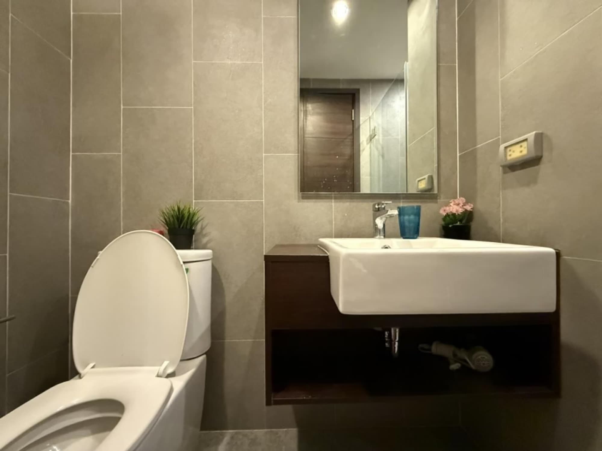 1 Bed Condo for Rent in Watthana - Image 7