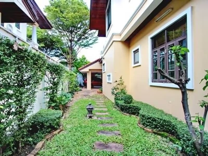 House for Rent in Watthana.