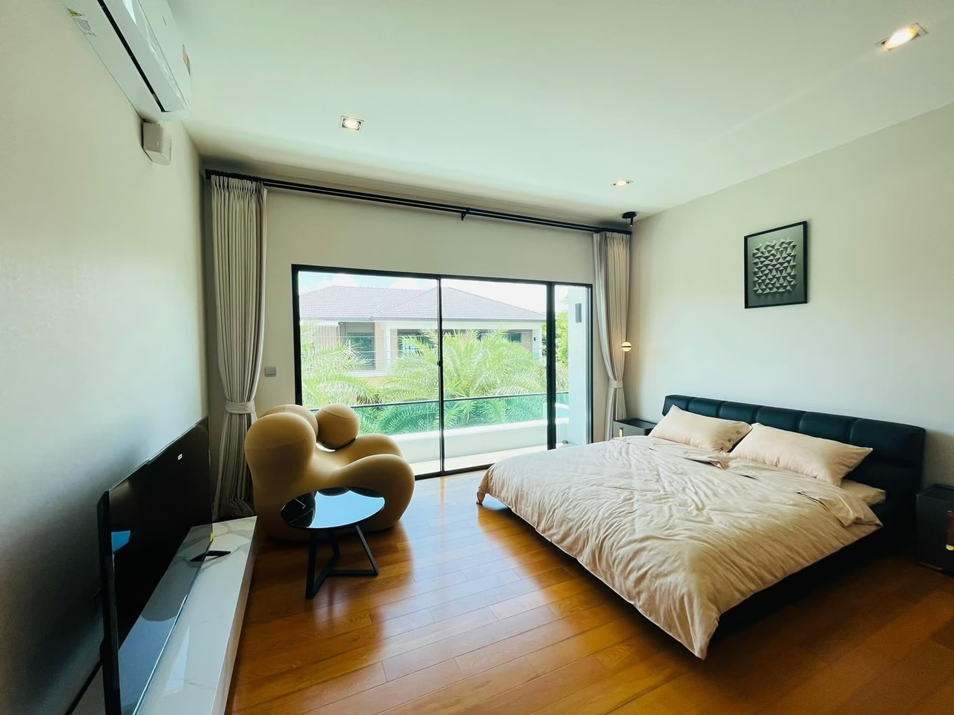 4 Bed House for Rent and Sale in Prawet - Image 9