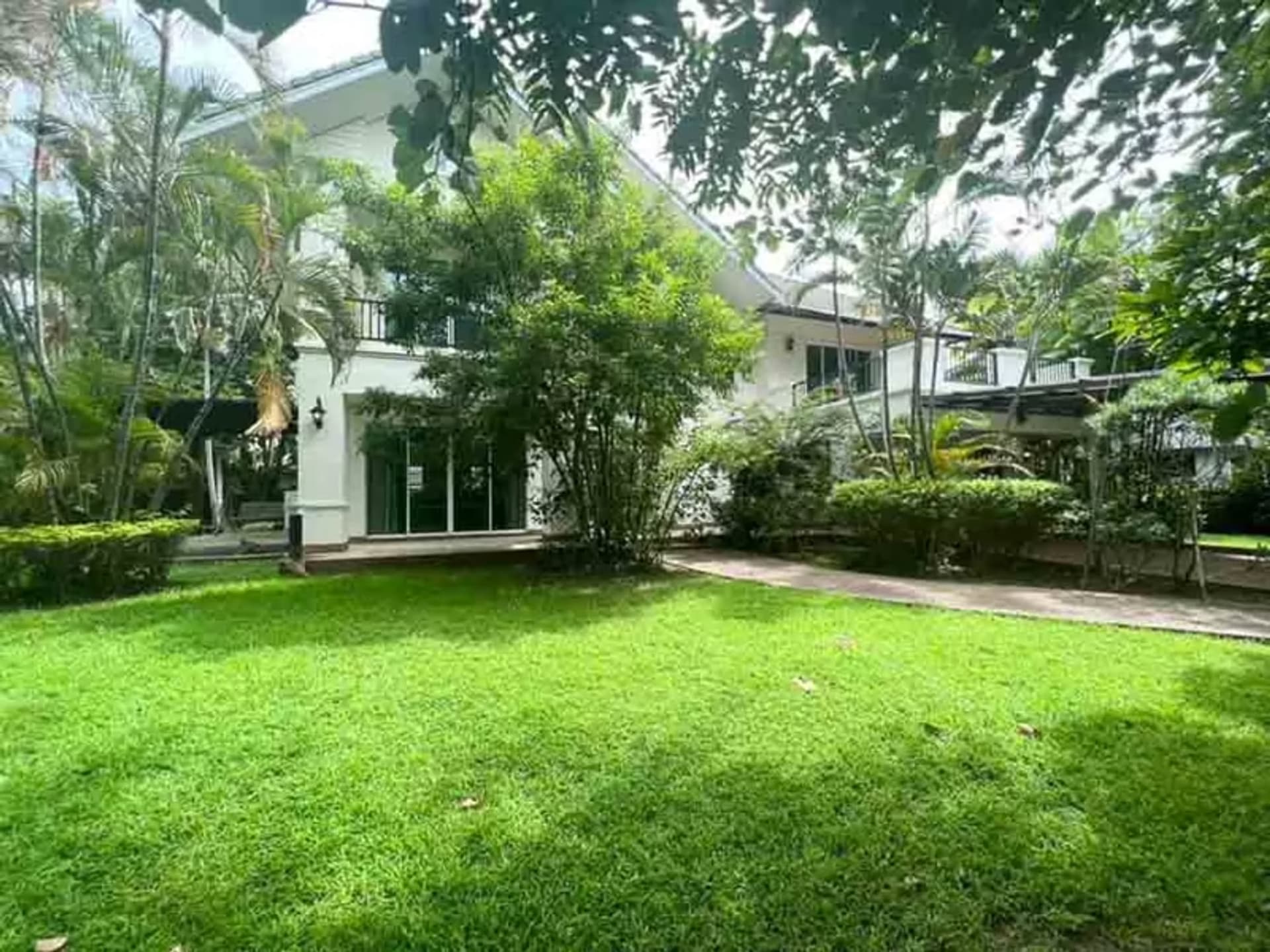 5 Bedroom House - Image 34