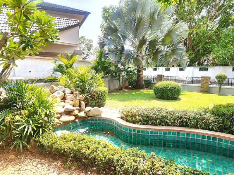 6 Bed House for Rent and Sale in Saraphi