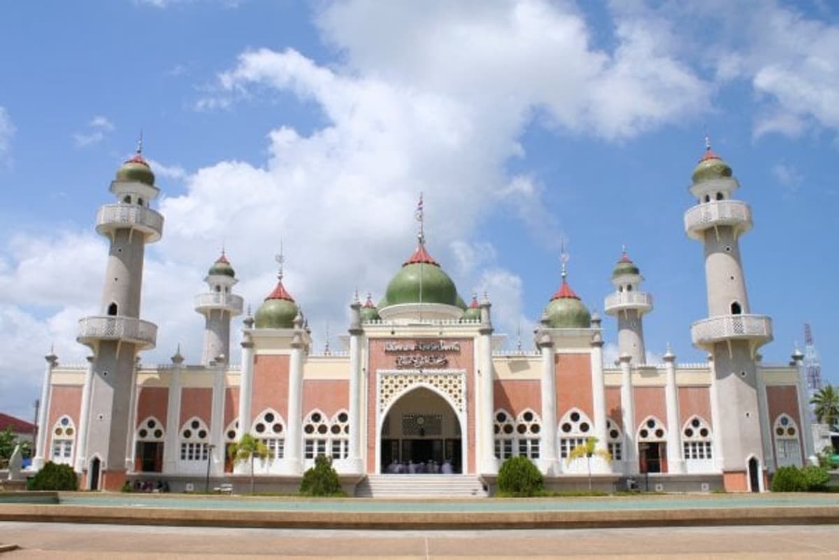 โรงเรียน เดชะปัตตนยานุกูล