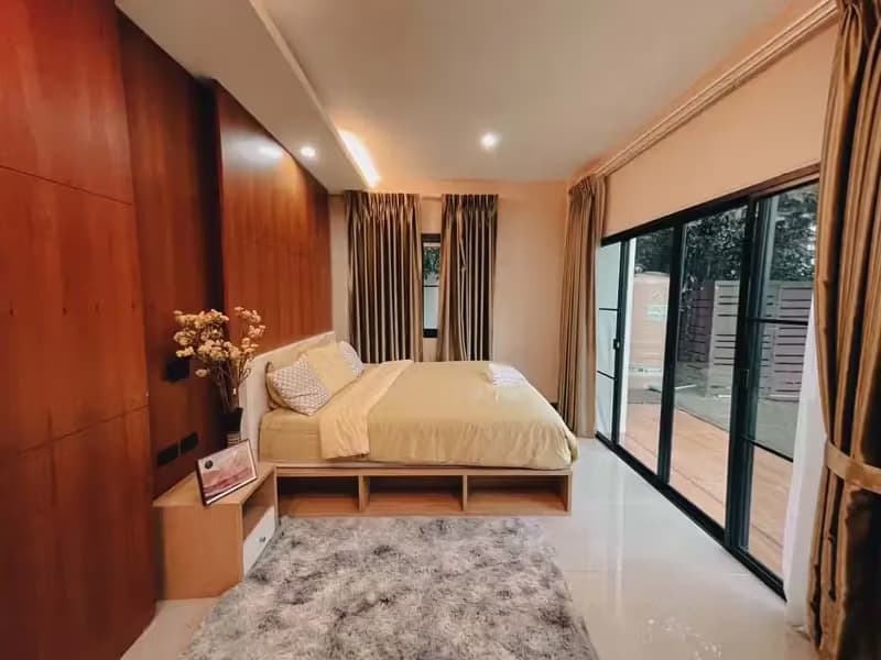 5 Bedroom House