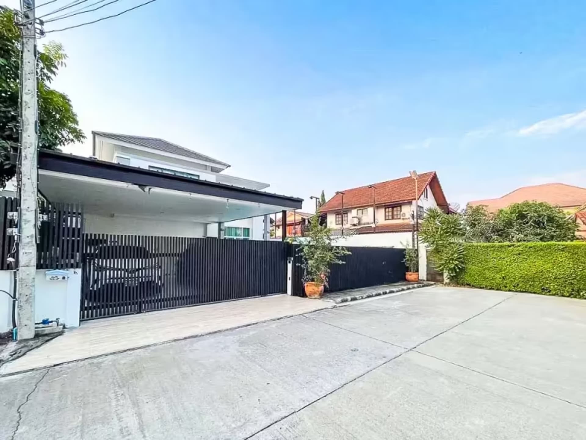 4 Bedroom House - Image 13