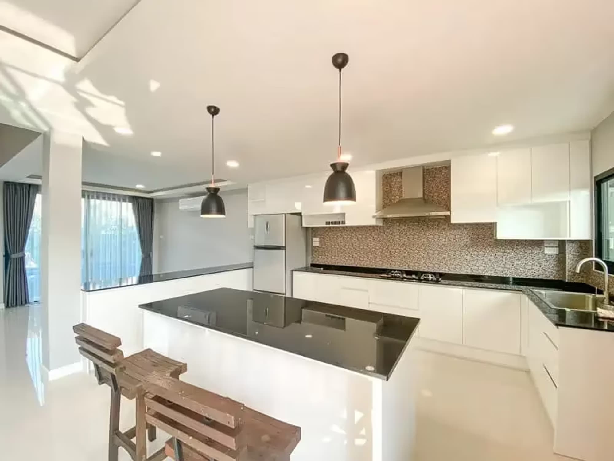 4 Bedroom House - Image 11