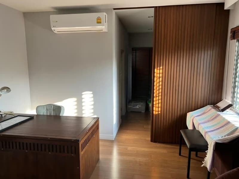 4 Bed House for Rent in Prawet