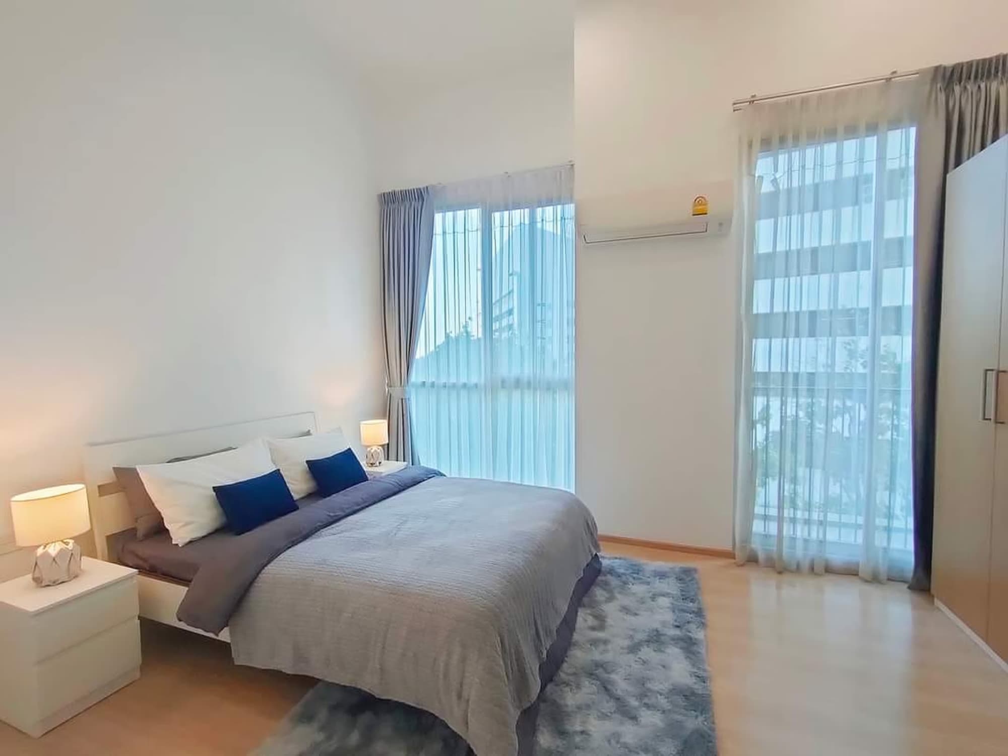 2 Bed Condo for Rent and Sale  Near Thailand Cultural Centre MRT - Image 15