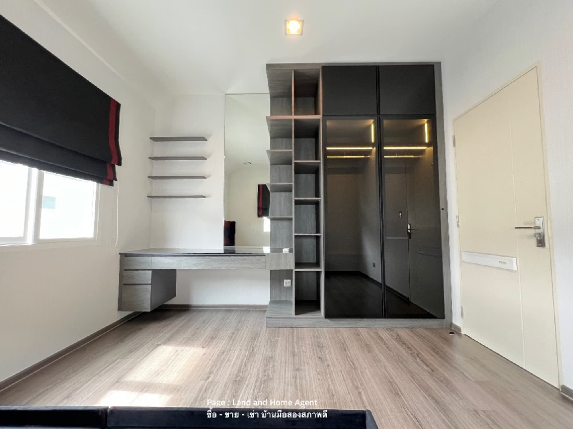 4 Bedroom House for Sale at Manthana Motorway-Krungthep Kreetha - Image 5
