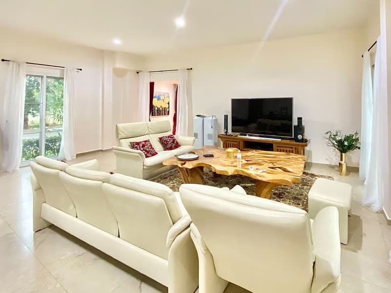 9 Bed House for Rent in Saraphi District