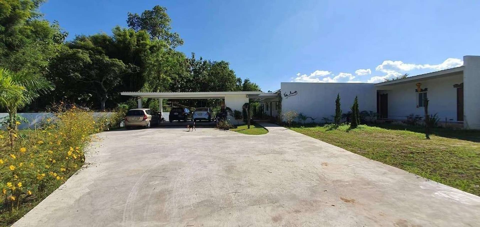6 Bedroom House - Image 28