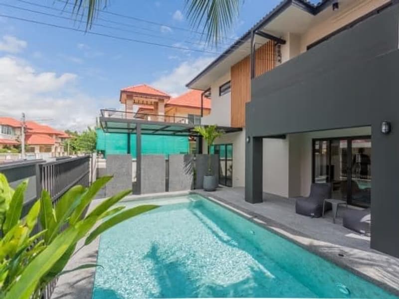 4 Bed House for Rent and Sale in Hang Dong