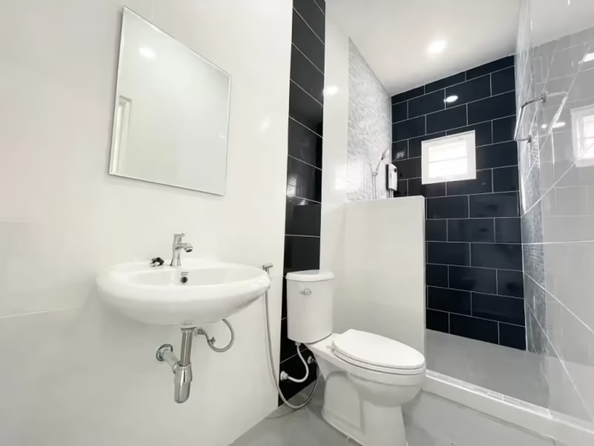 3 Bedroom House - Image 7